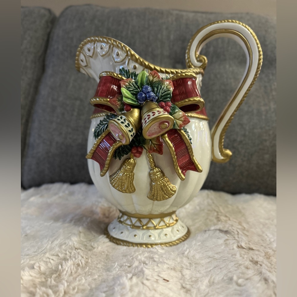 Fitz and Floyd Gold Trimmed Ceramic Piece